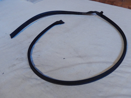 Maserati Quattroporte M-139  04 - 2014 Front Passengers Door Top and Front Seal