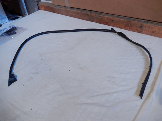 Maserati Quattroporte M-139  04 - 2014 Front Drivers Top and Front Door Seal