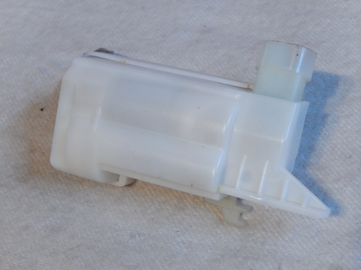 Maserati Quattroporte M-139  04 - 014 Front Passengers Door Lock Servo Motor