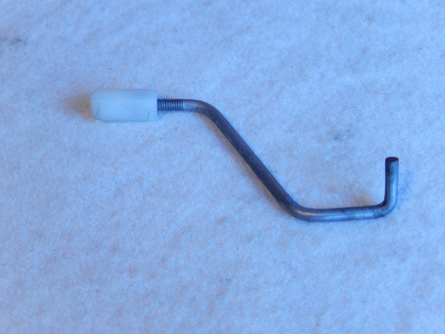 Maserati Quattroporte M-139  04 - 014 Front Passengers Door Lock Lift Rod