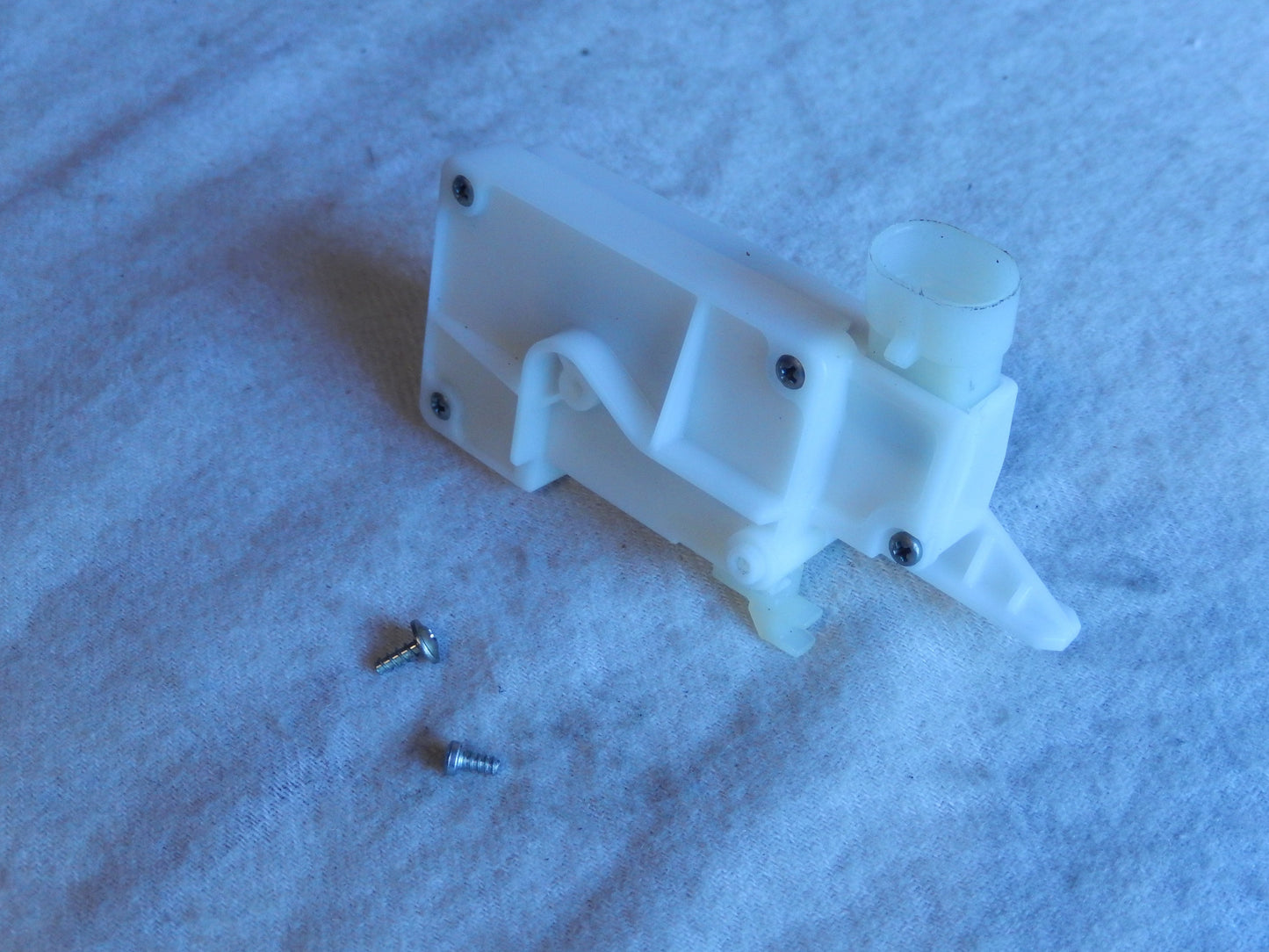 Maserati Quattroporte M-139  04 - 014 Front Drivers Door Lock Servo Motor