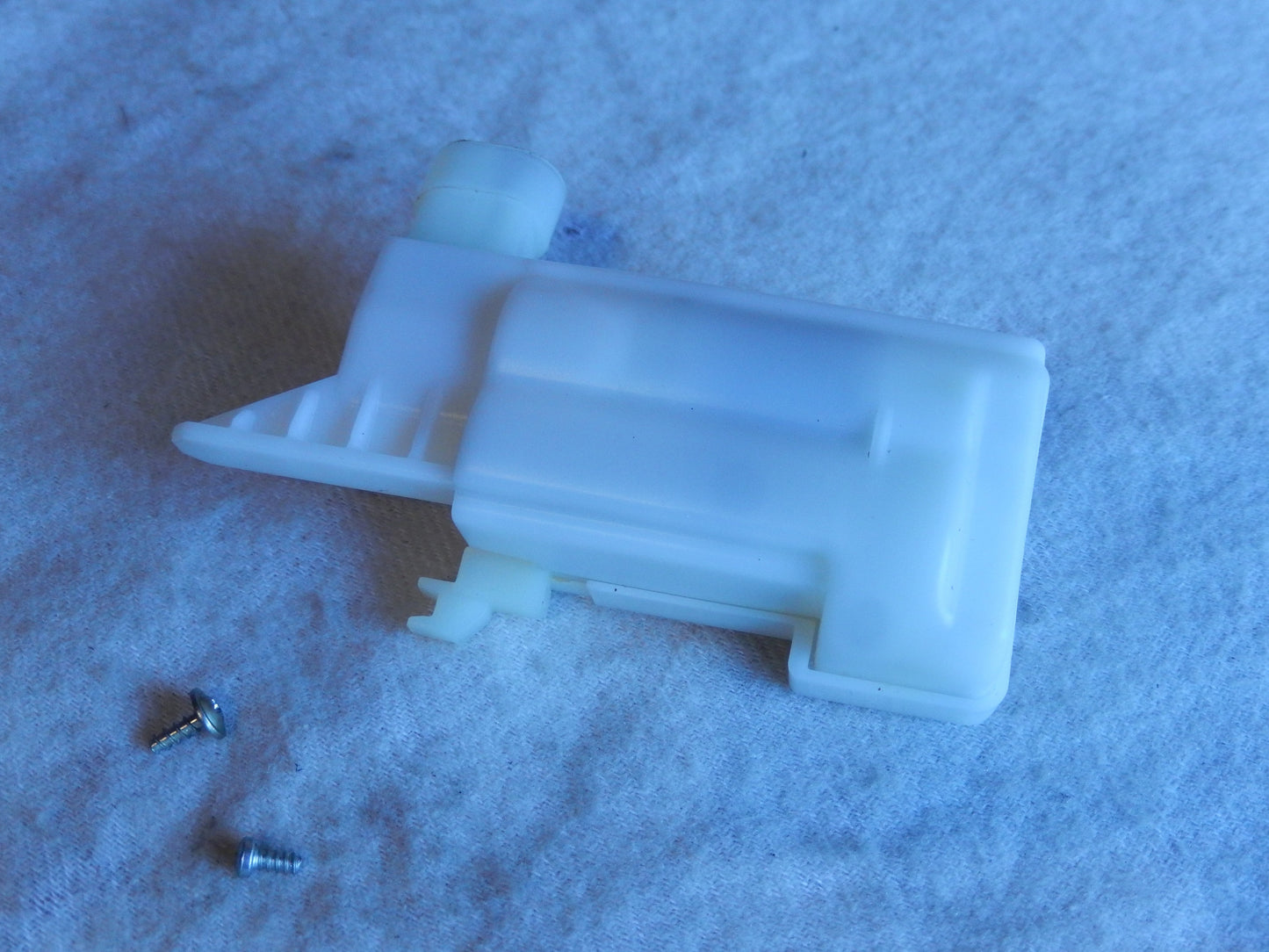 Maserati Quattroporte M-139  04 - 014 Front Drivers Door Lock Servo Motor