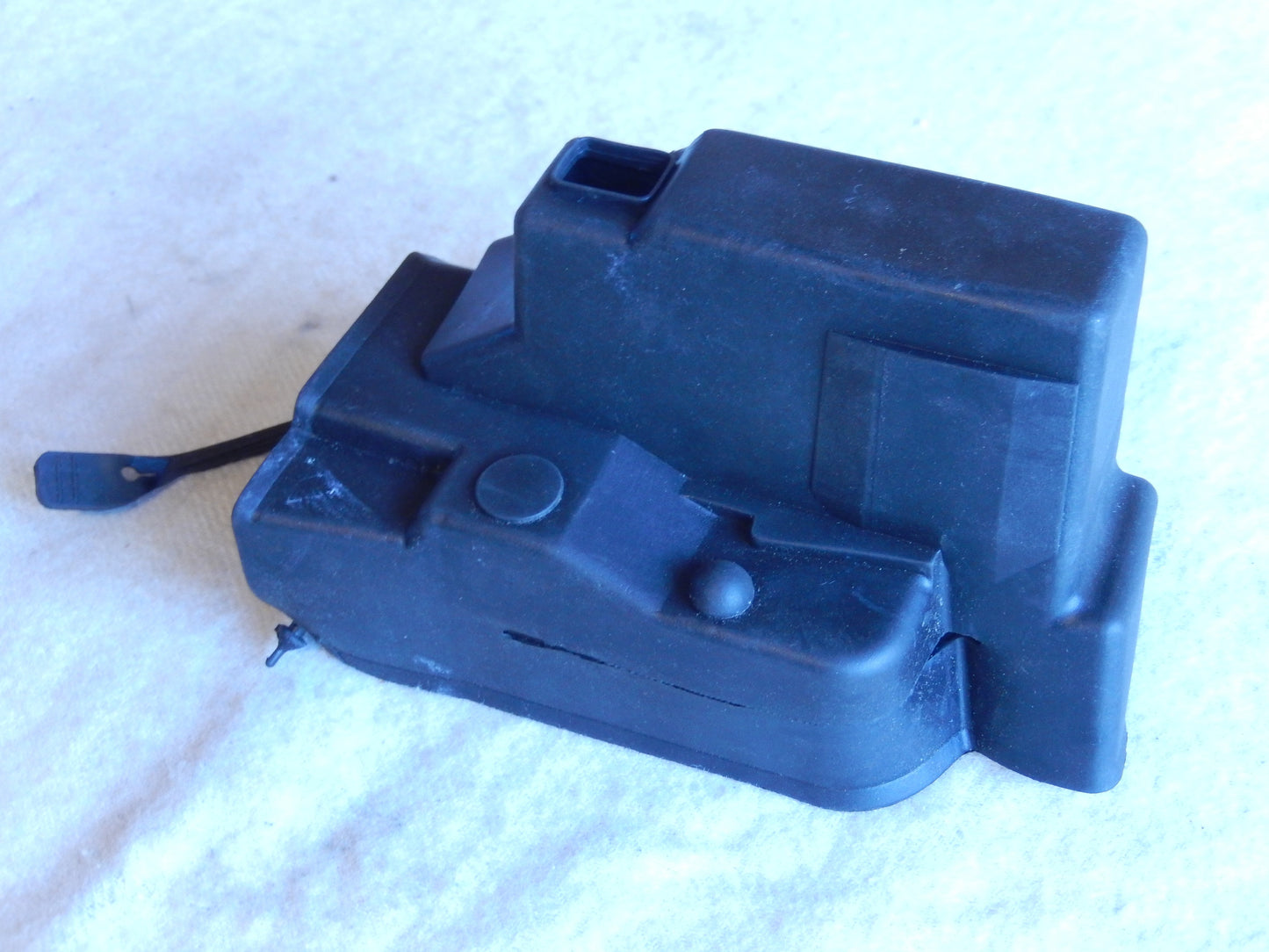 Maserati Quattroporte M-139  04 - 014 Front Drivers Door Lock Seal Pouch