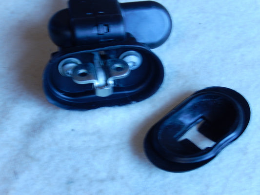 Maserati Quattroporte M-139  04 - 014 Front Passengers Side Door Shock Absorber