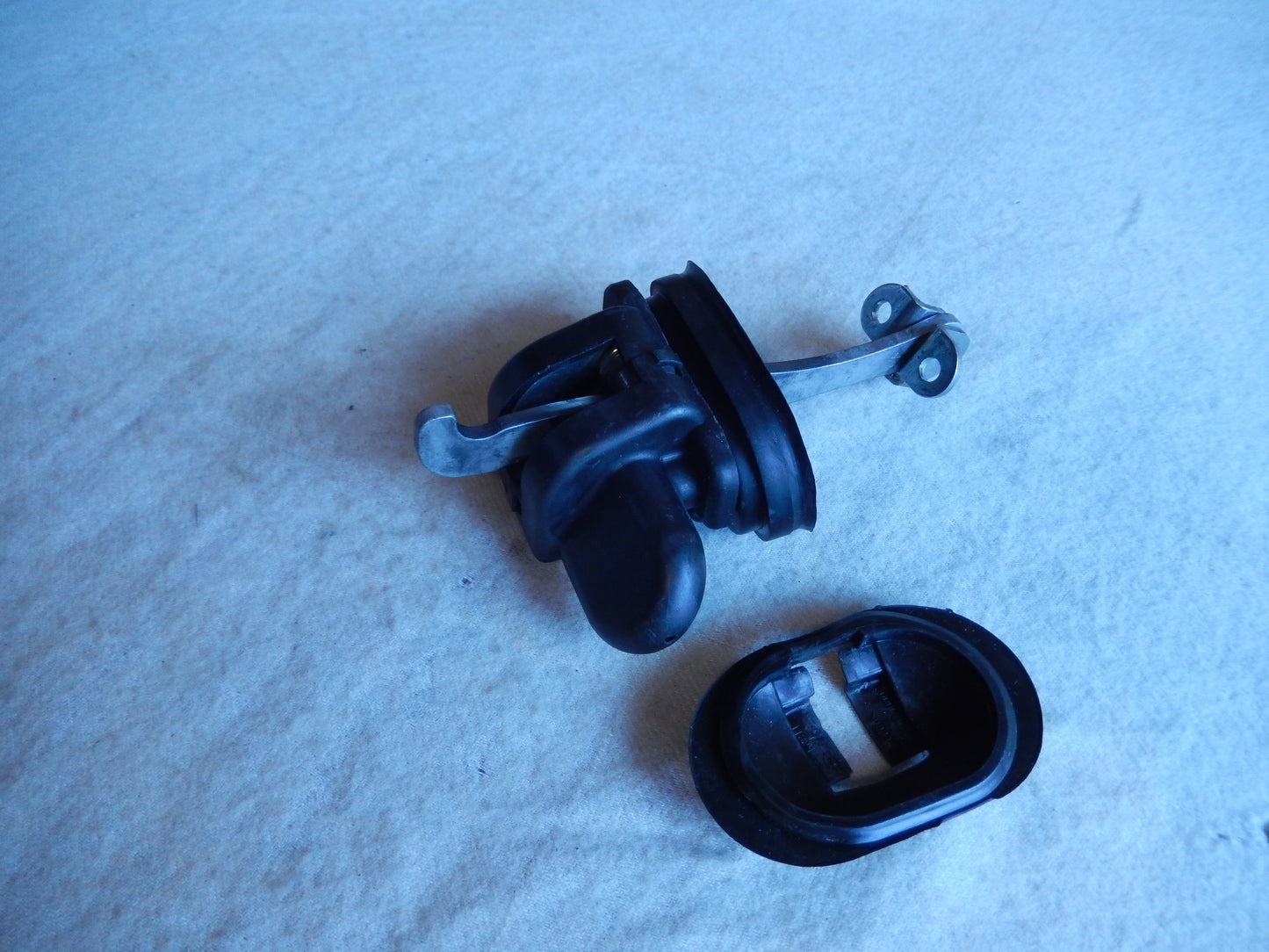 Maserati Quattroporte M-139  04 - 014 Front Drivers Side Door Shock Absorber