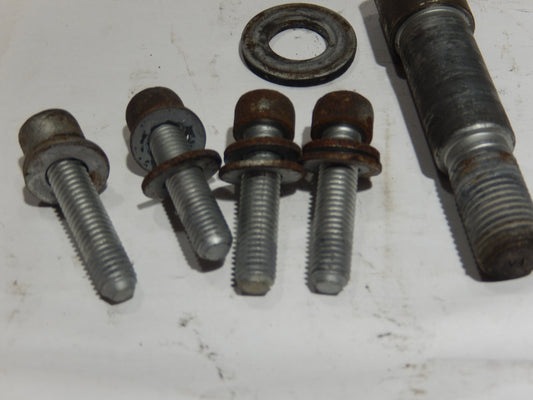 Maserati Quattroporte M139 Rear Strut Mount Fastener Group