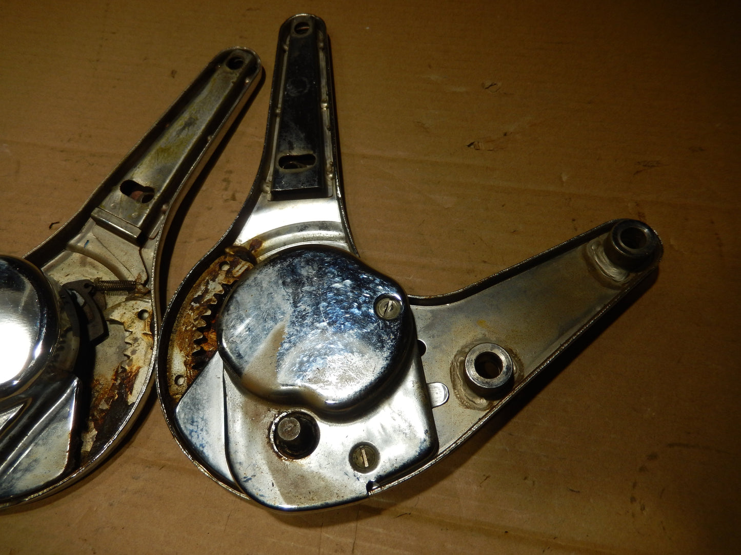 Maserati 1969 - 1973 Ghibli Passengers Seat ( Right ) Pair of Seat Adjusting Hinges