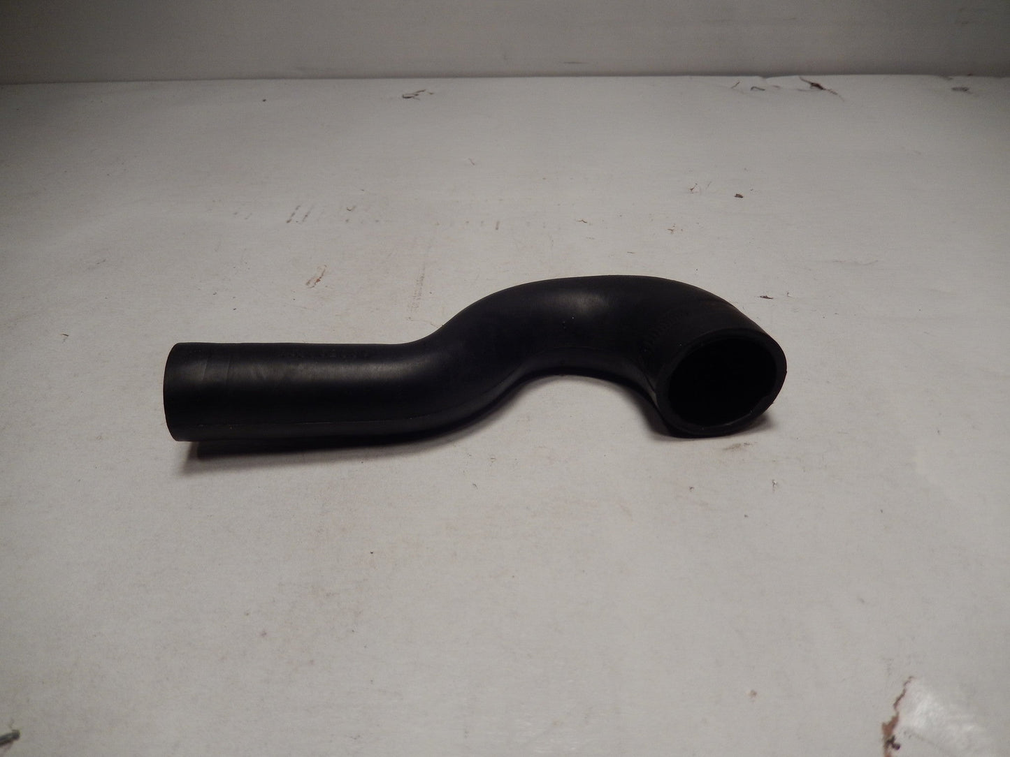 Maserati Biturbo Cambox Rear Breather Hose