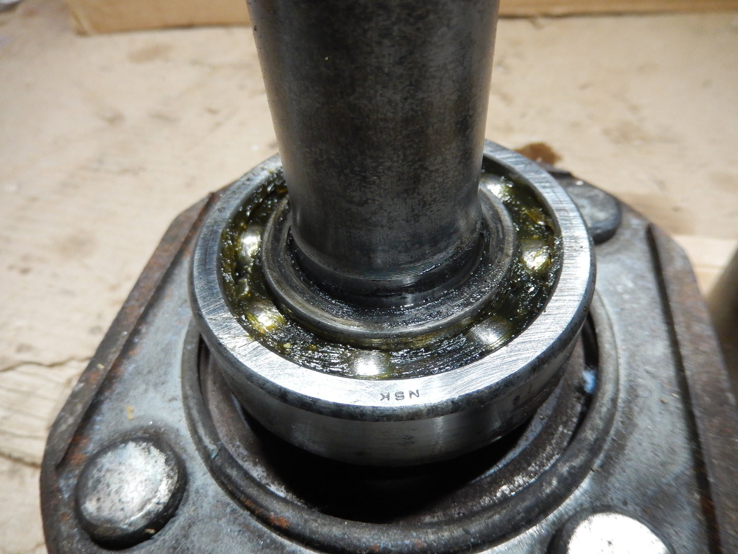 Datsun 280ZX Rear Hub Spindle Shaft Assembly
