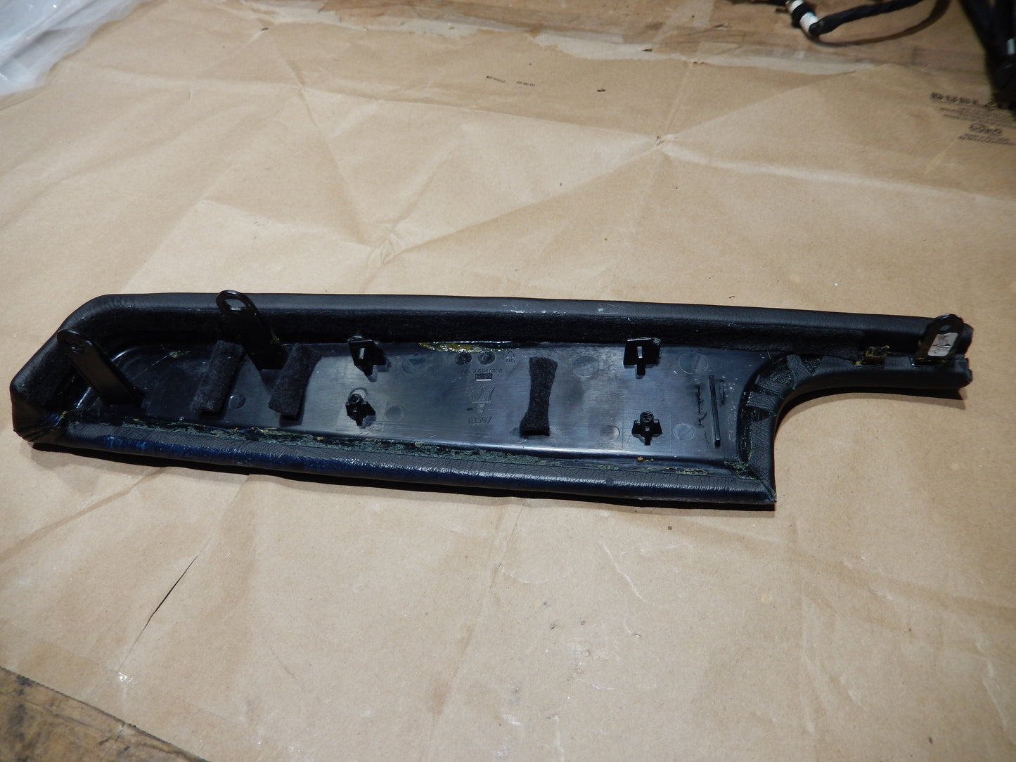 Maserati Quattroporte M-139 Black Rear Driver Armrest