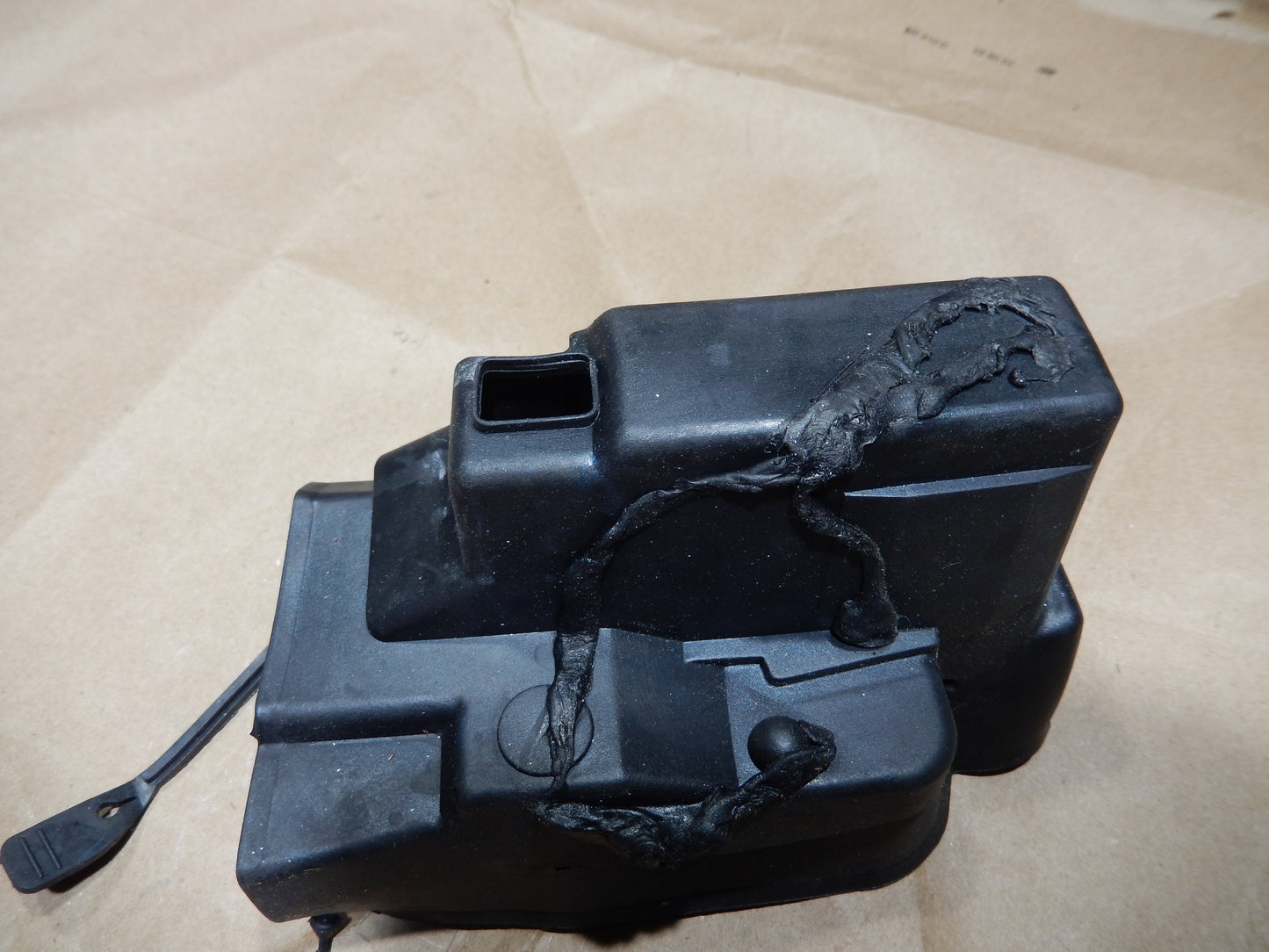 Maserati Quattroporte M-139 Passengers Door Lock Seal Bag