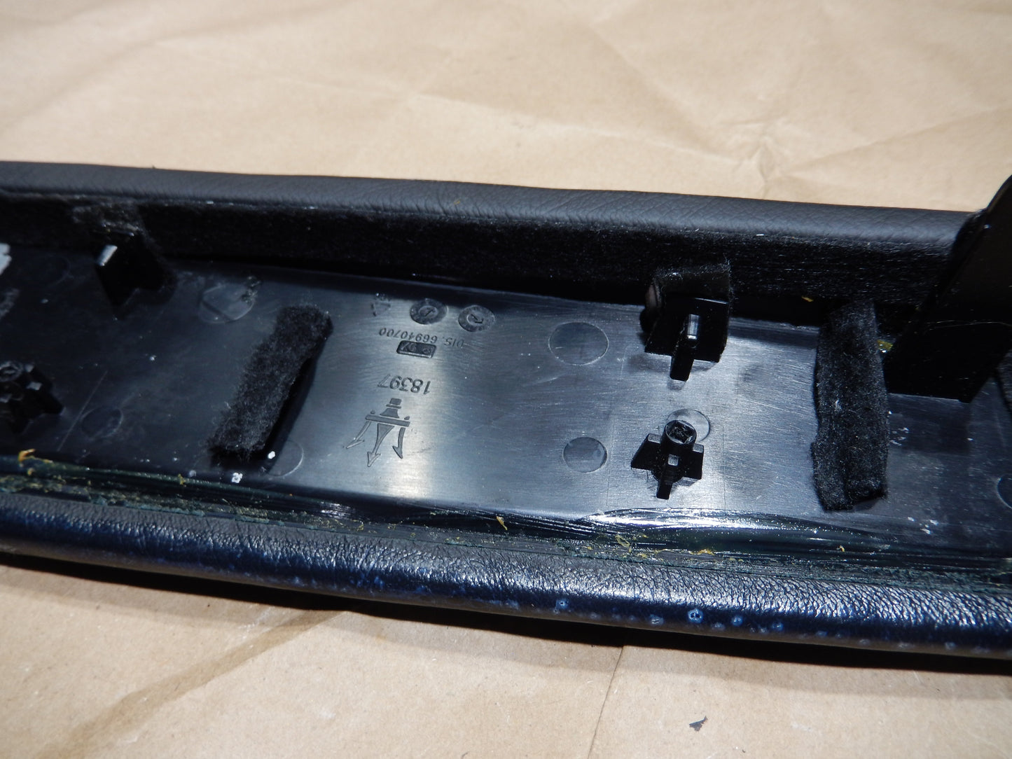 Maserati Quattroporte M-139 Black Rear Passengers Armrest