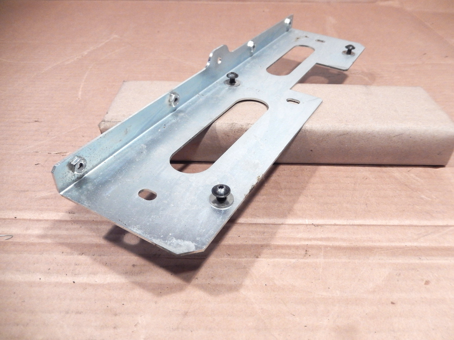 Maserati Quattroporte Front Passenger's Lower Under Dashboard Bracket