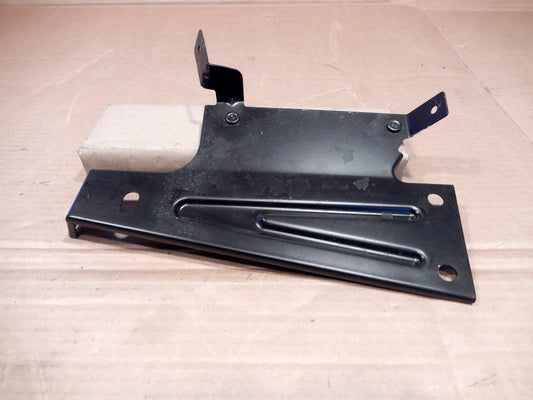 Maserati Quattroporte Passenger's Under Dashboard Blower Fan Control Box Mount Bracket
