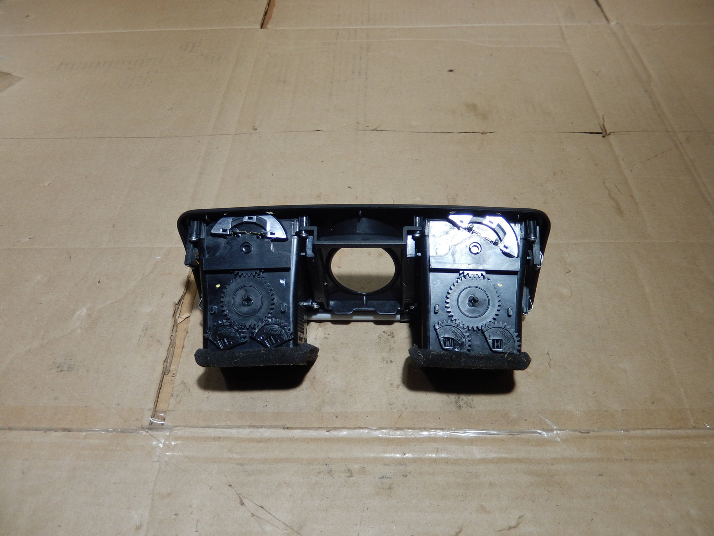 Maserati M-139 Center Dashboard Vent