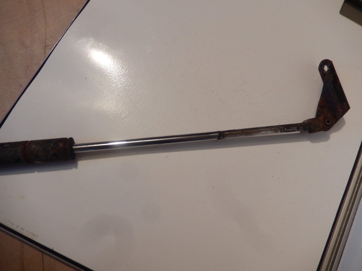 Datsun 240Z Rear Hatch Lift