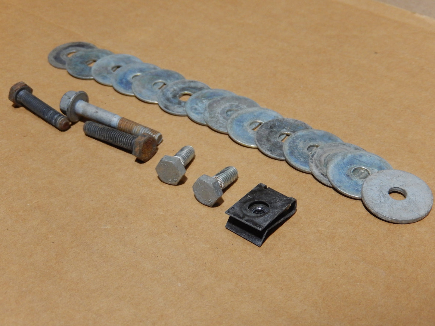 Maserati Quattroporte M-139 Wiper Mechanism Mount Kit