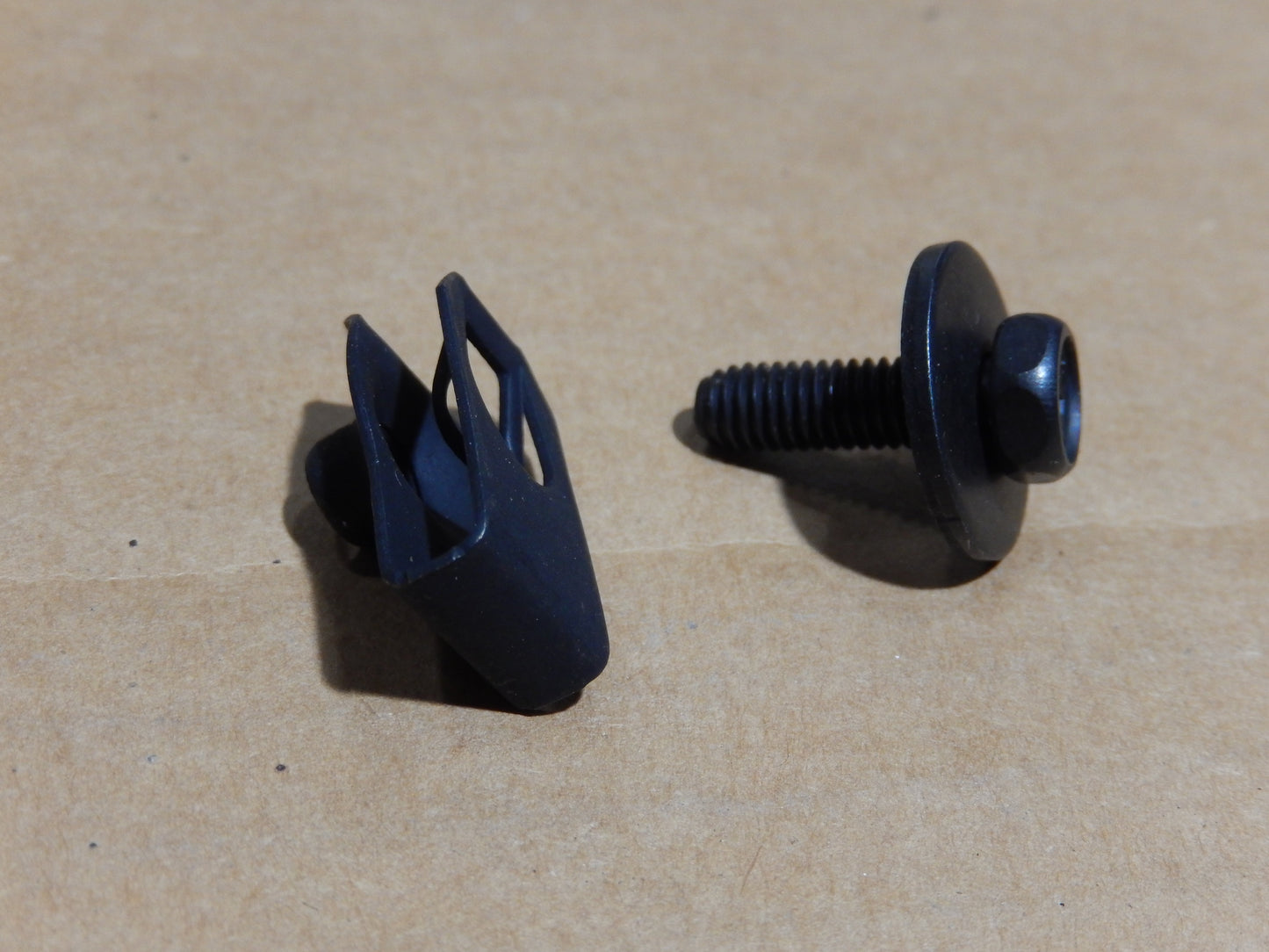 Maserati New Interior / Exterior Bolt Clip