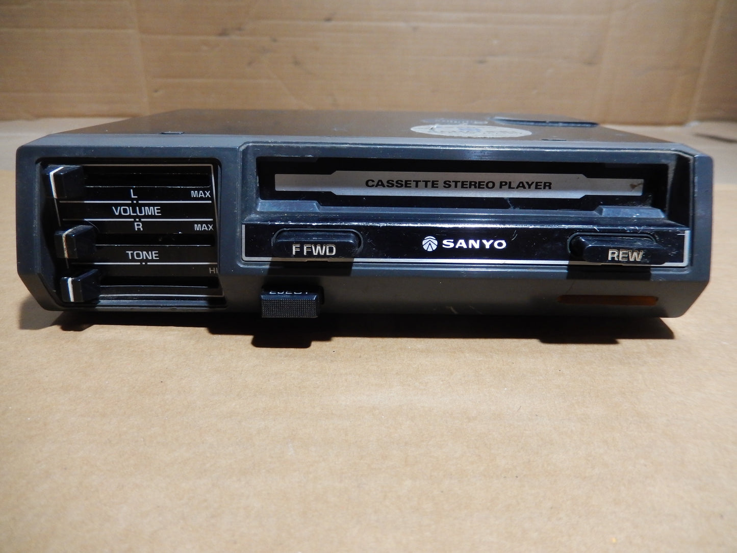 Datsun 280Z  280ZX Sanyo 4 Channel Tape Player