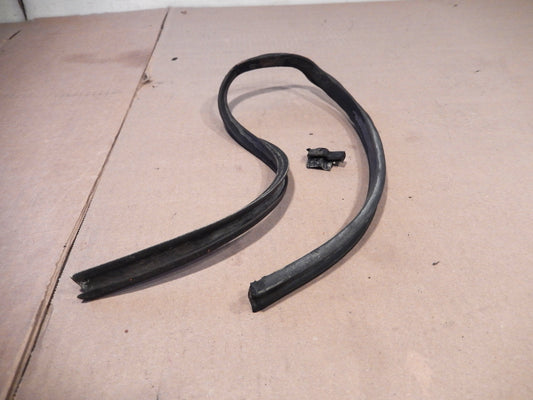 Datsun 240Z Driver's Rear Quarter Glass Window Seal (Handy Man's Special)
