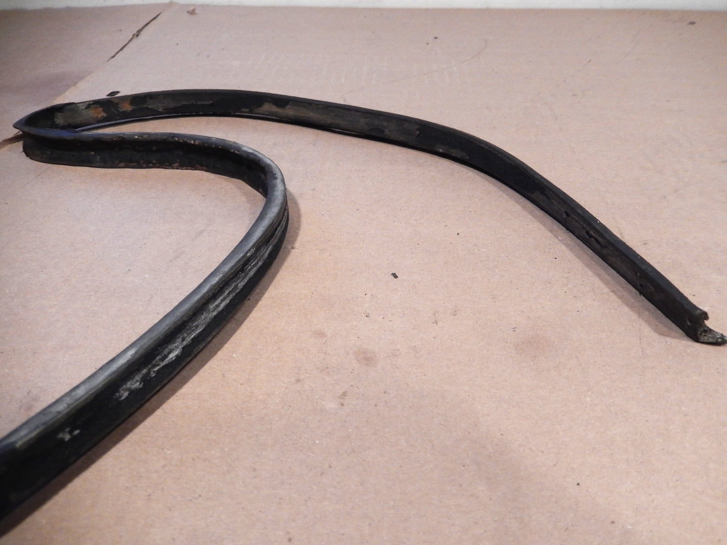 Datsun 240Z Passenger's Rear Quarter Glass Window Seal (Handy Man's Special)