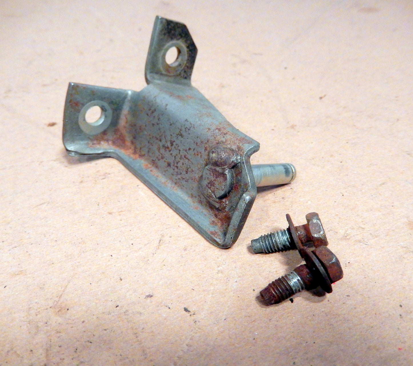 Datsun 1982 280ZX Firewall Mounted Throttle Lever Bracket