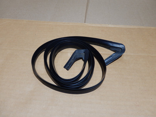 Maserati Quattroporte Wiper Drain Pan Box Seal
