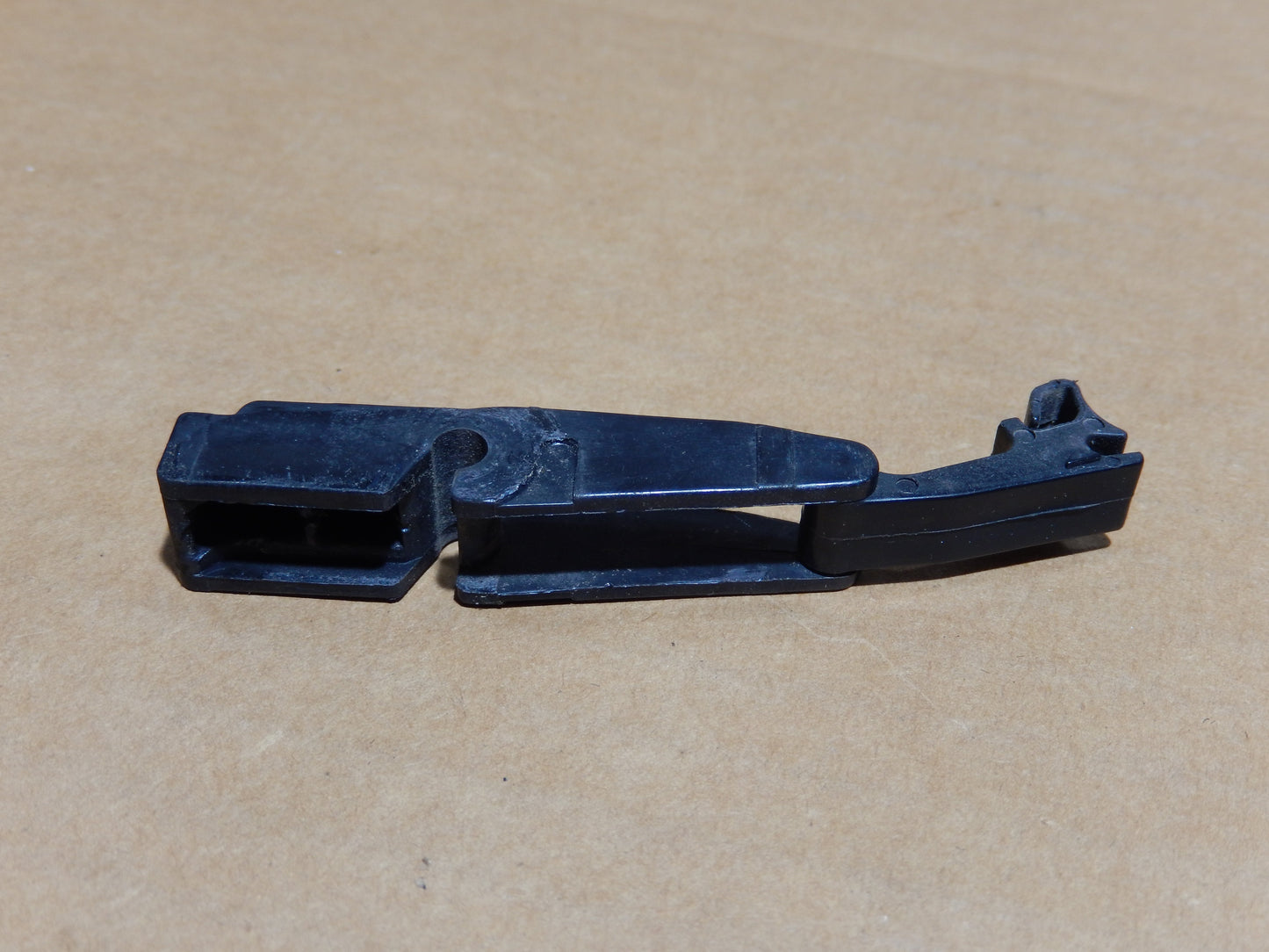 Maserati Quattroporte Drivers Side Wiper Arm to Blade Clip