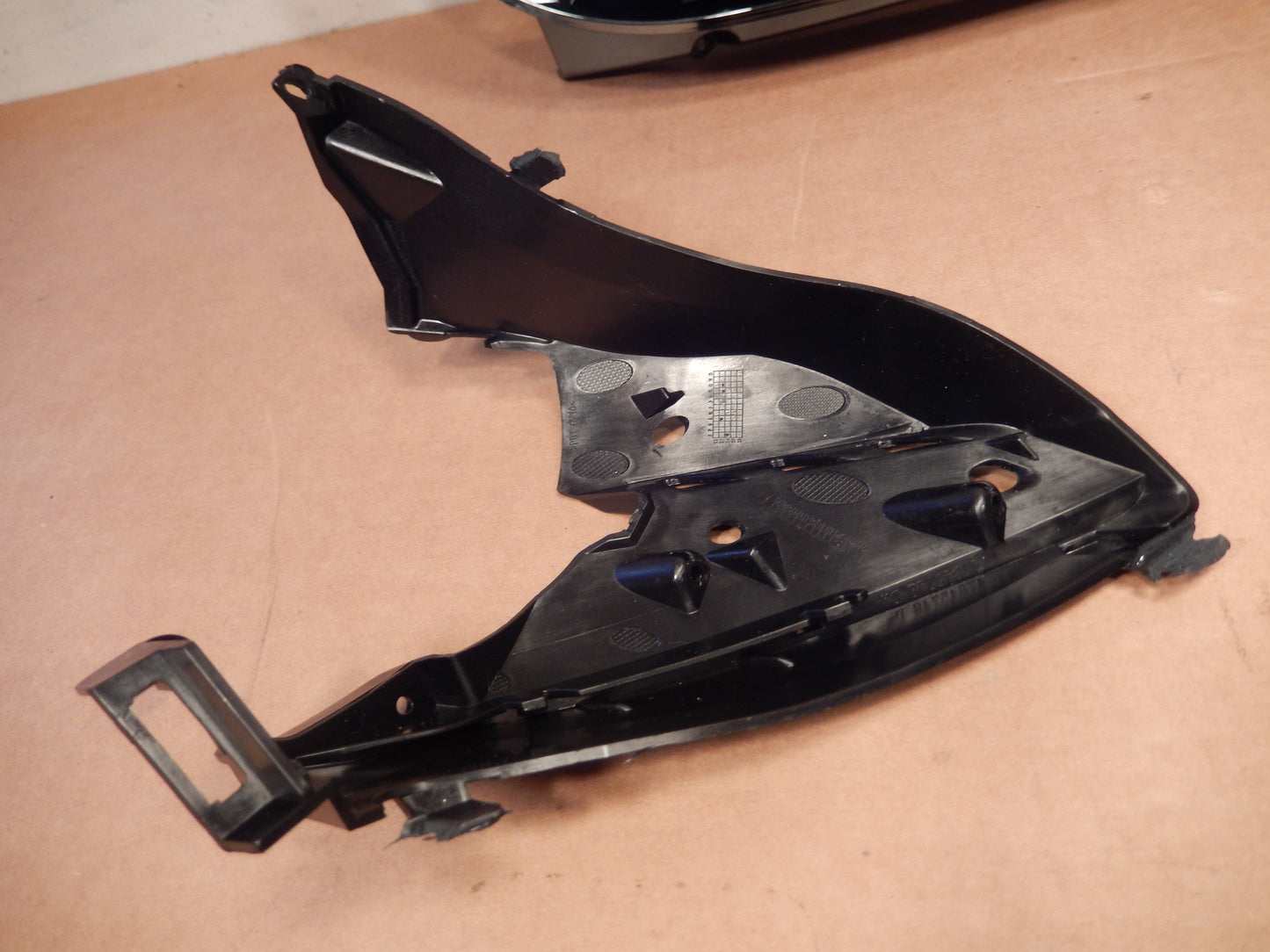 Maserati 2014 - 2017 Ghibli and Quattroporte M - 139 Passengers Side Head Light Lens Inner Frame