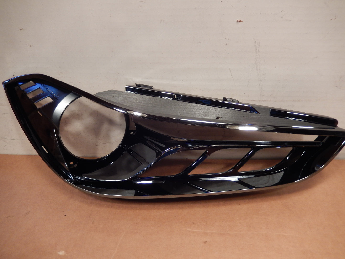 Maserati 2014 - 2017 Ghibli and Quattroporte M - 139 Passengers Side Head Light Lens Inner Frame