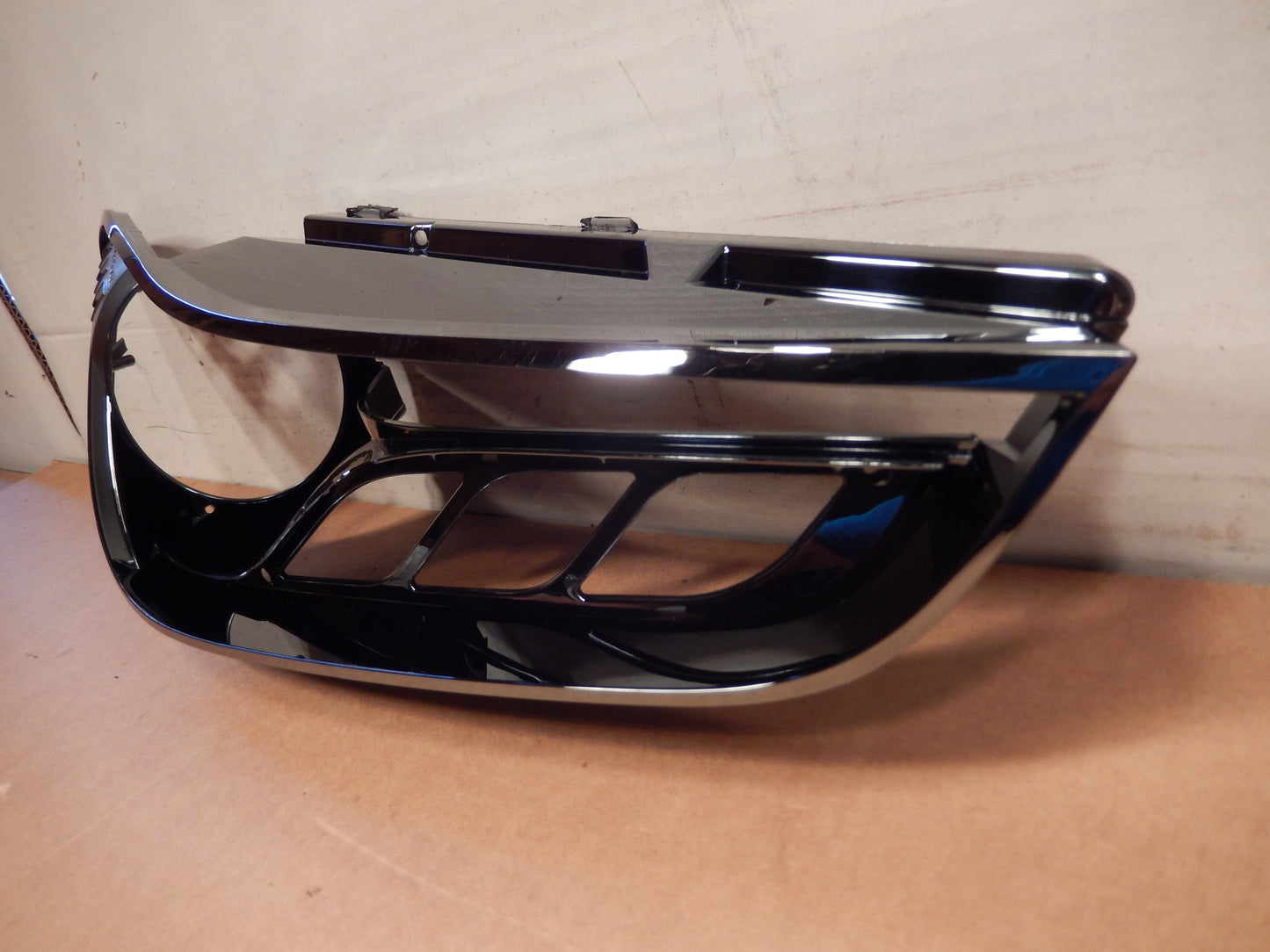 Maserati 2014 - 2017 Ghibli and Quattroporte M - 139 Passengers Side Head Light Lens Inner Frame