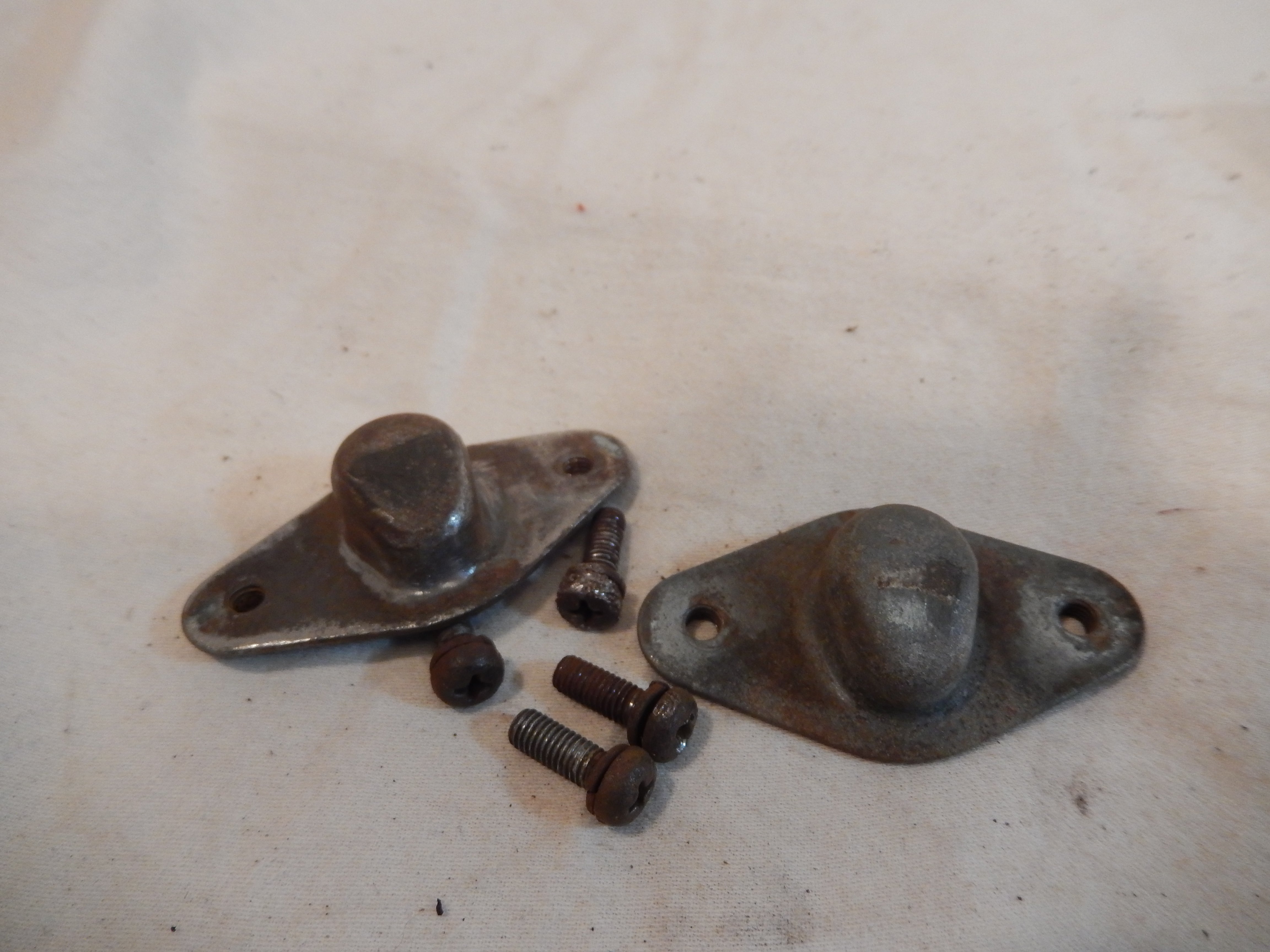 Datsun 240Z Rear Hatch Guide Set – Joeyz Datsun