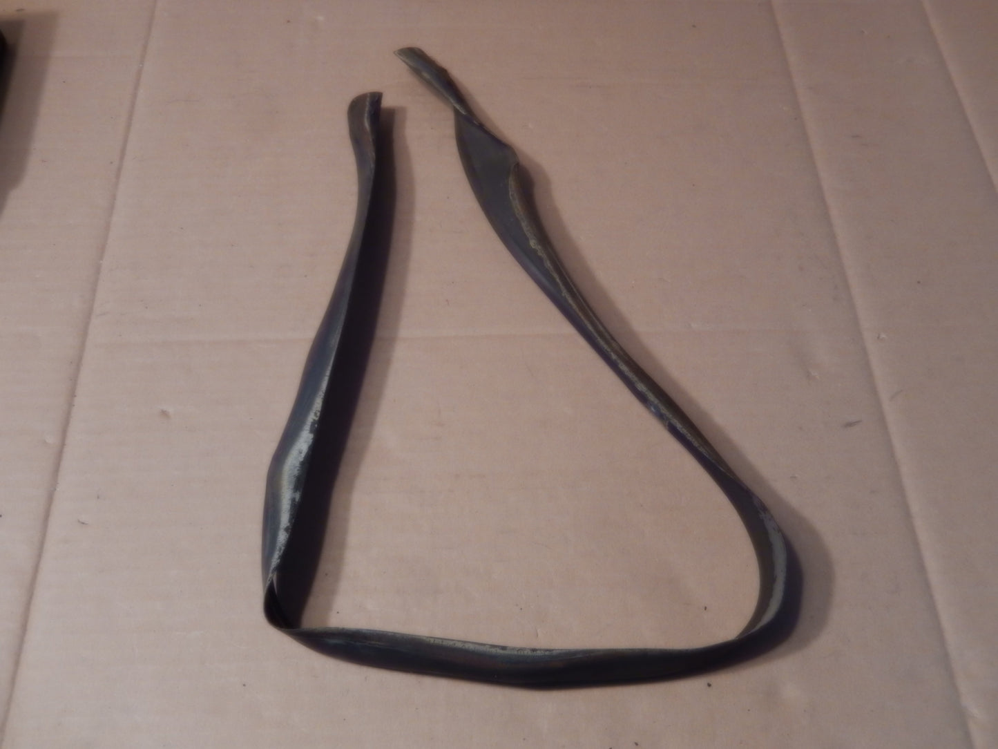 Datsun 240Z-260Z Passengers Side Front Fender Seal