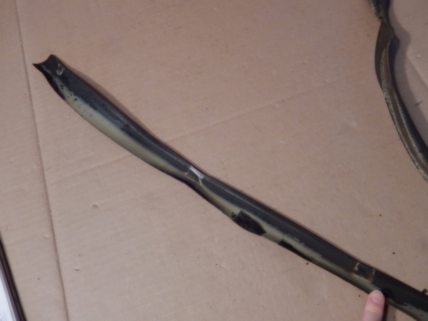Datsun 240Z-260Z Passengers Side Front Fender Seal