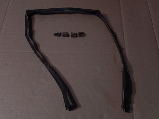 Datsun 240Z-260Z Drivers Side Front Fender Seal