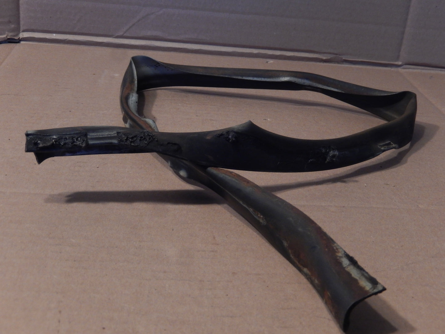 Datsun 240Z-260Z Drivers Side Front Fender Seal