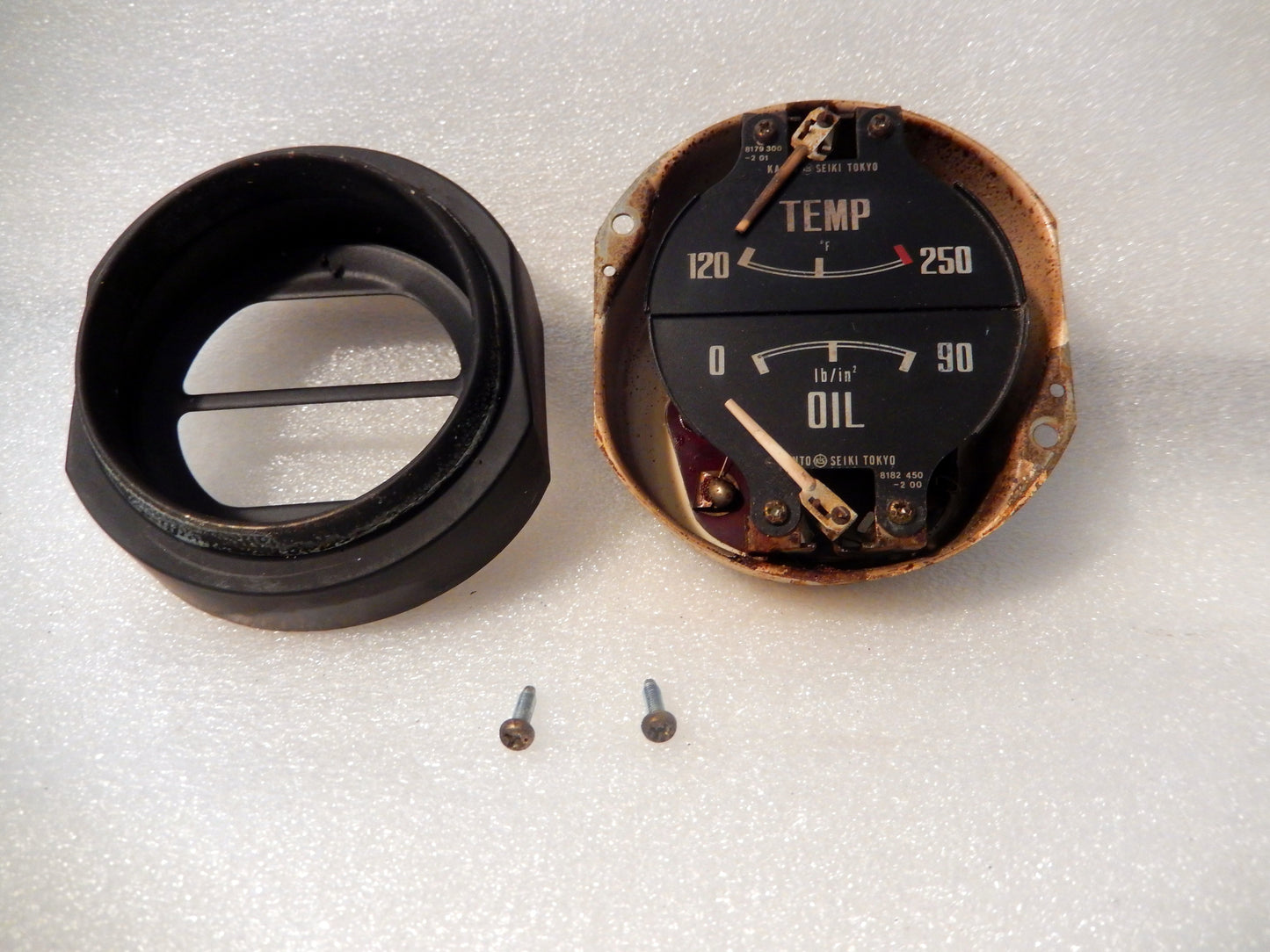 Datsun 240Z Water Temperature/Oil Pressure Gauge (For Parts Only)