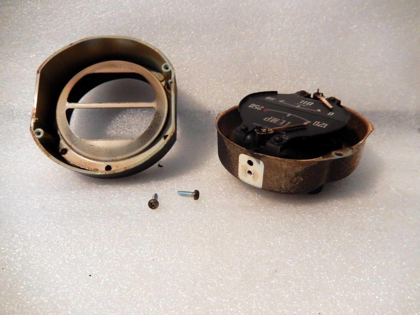 Datsun 240Z Water Temperature/Oil Pressure Gauge (For Parts Only)