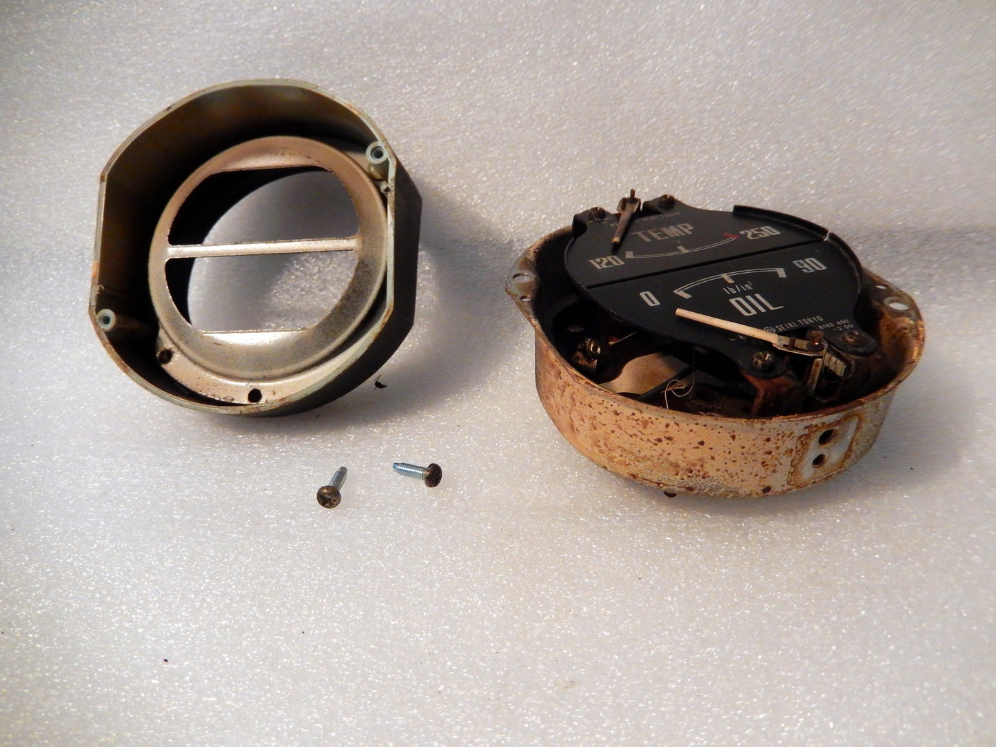 Datsun 240Z Water Temperature/Oil Pressure Gauge (For Parts Only)