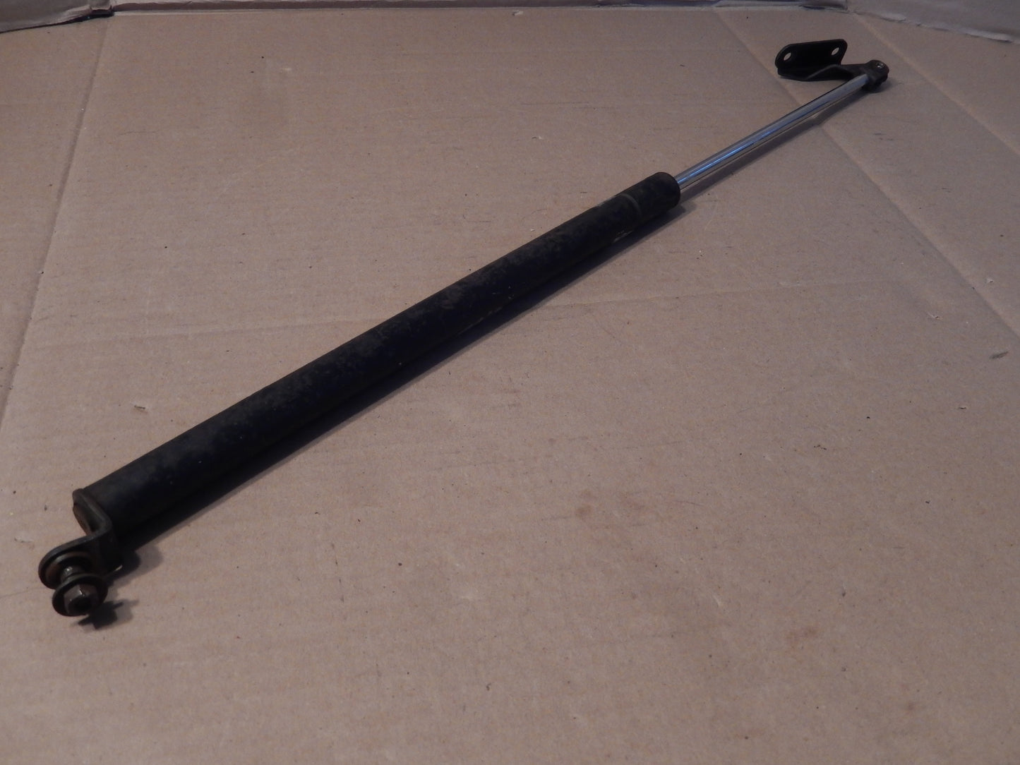 Datsun 240Z OEM Rear Hatch Lift with Fasts
