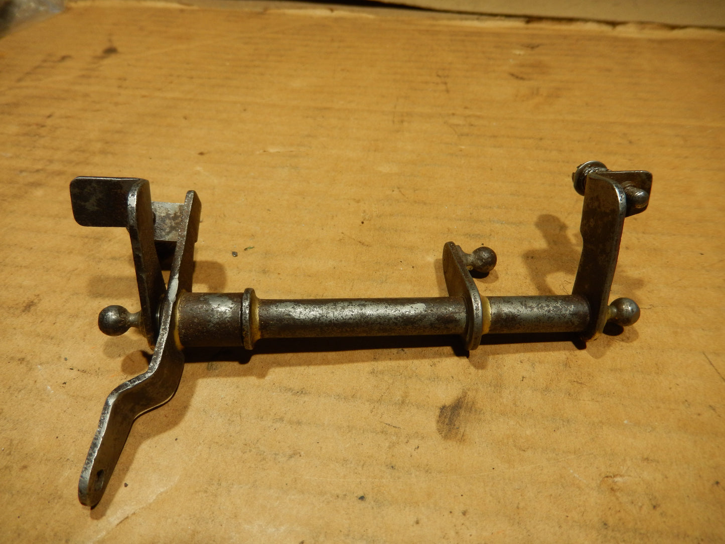 Datsun 240Z Middle Carburetors Throttle Shaft
