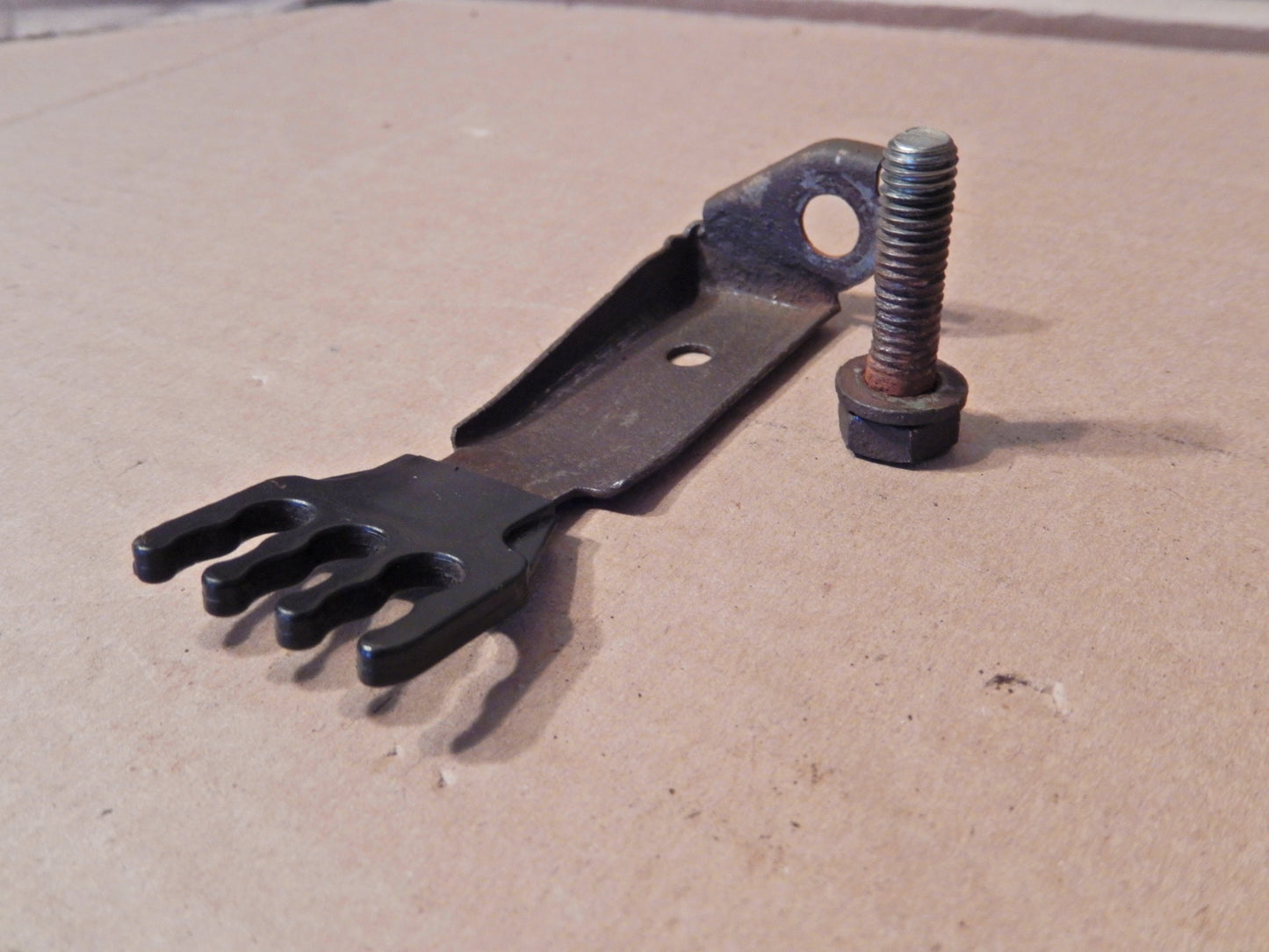 Datsun 240Z Series One 4-Wire Guide with Fastener