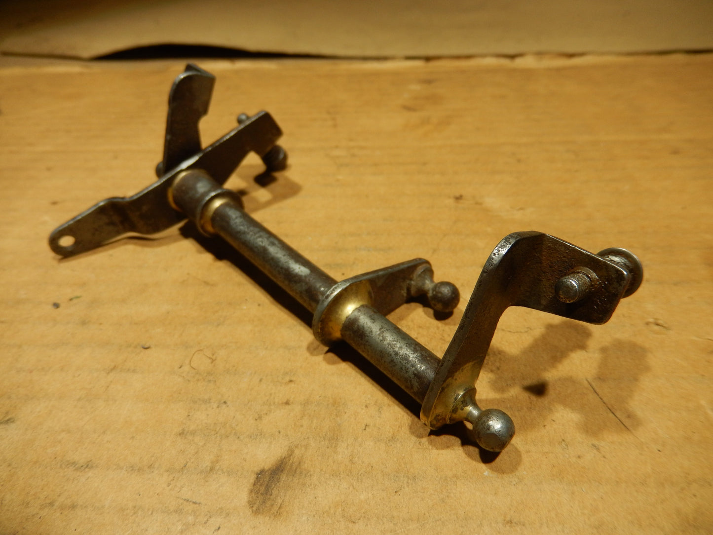 Datsun 240Z Middle Carburetors Throttle Shaft