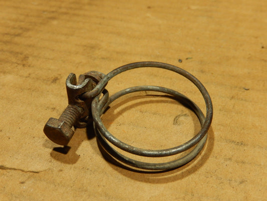 Datsun 240Z - 280Z Brake Master Cylinder Reservoir Body Clamp