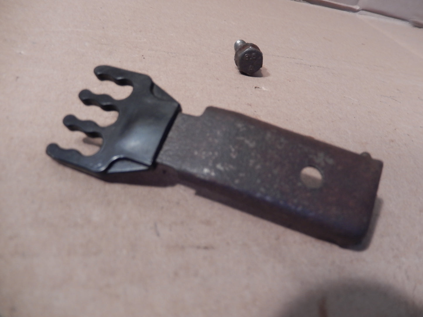 Datsun 240Z Series One 4-Wire Guide with Fastener