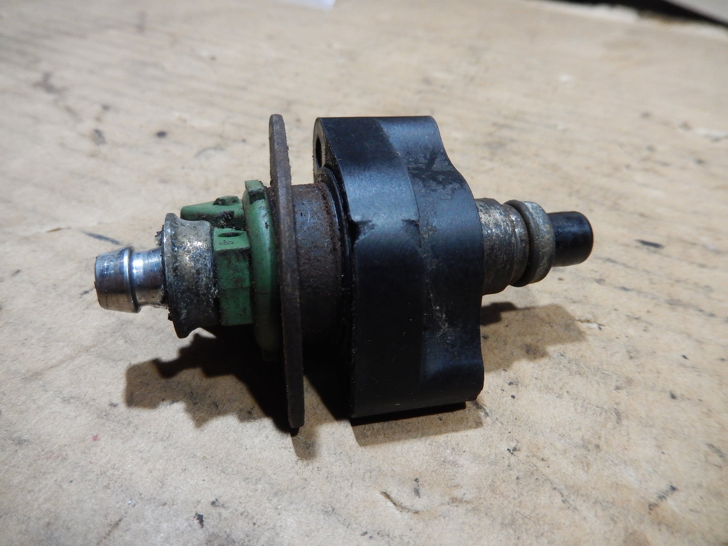 Datsun 280ZX Fuel Injector