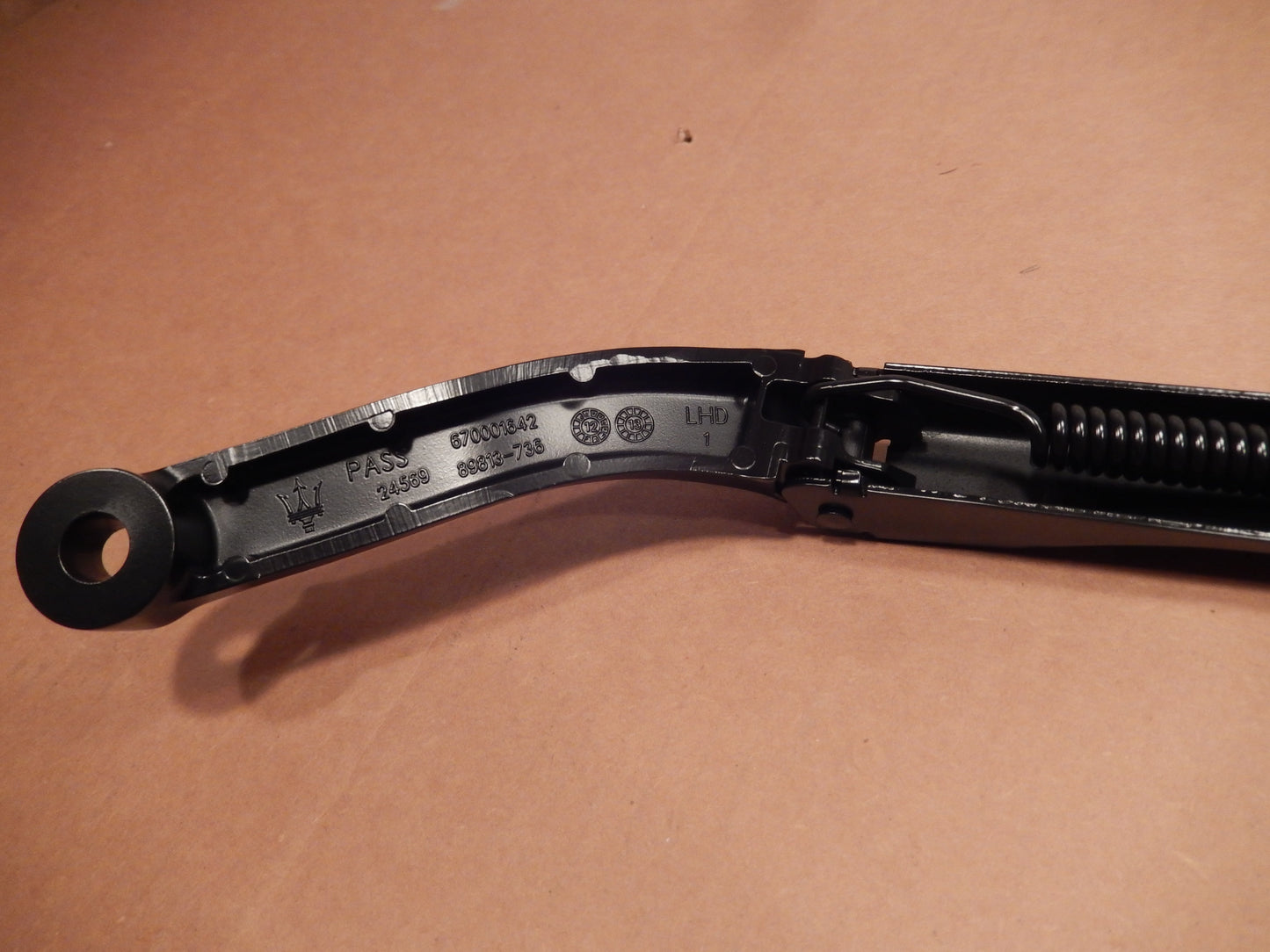 Maserati Quattroporte Ghibli 2014 - 2015 NEW Passengers Side Wiper Arm # 670001642