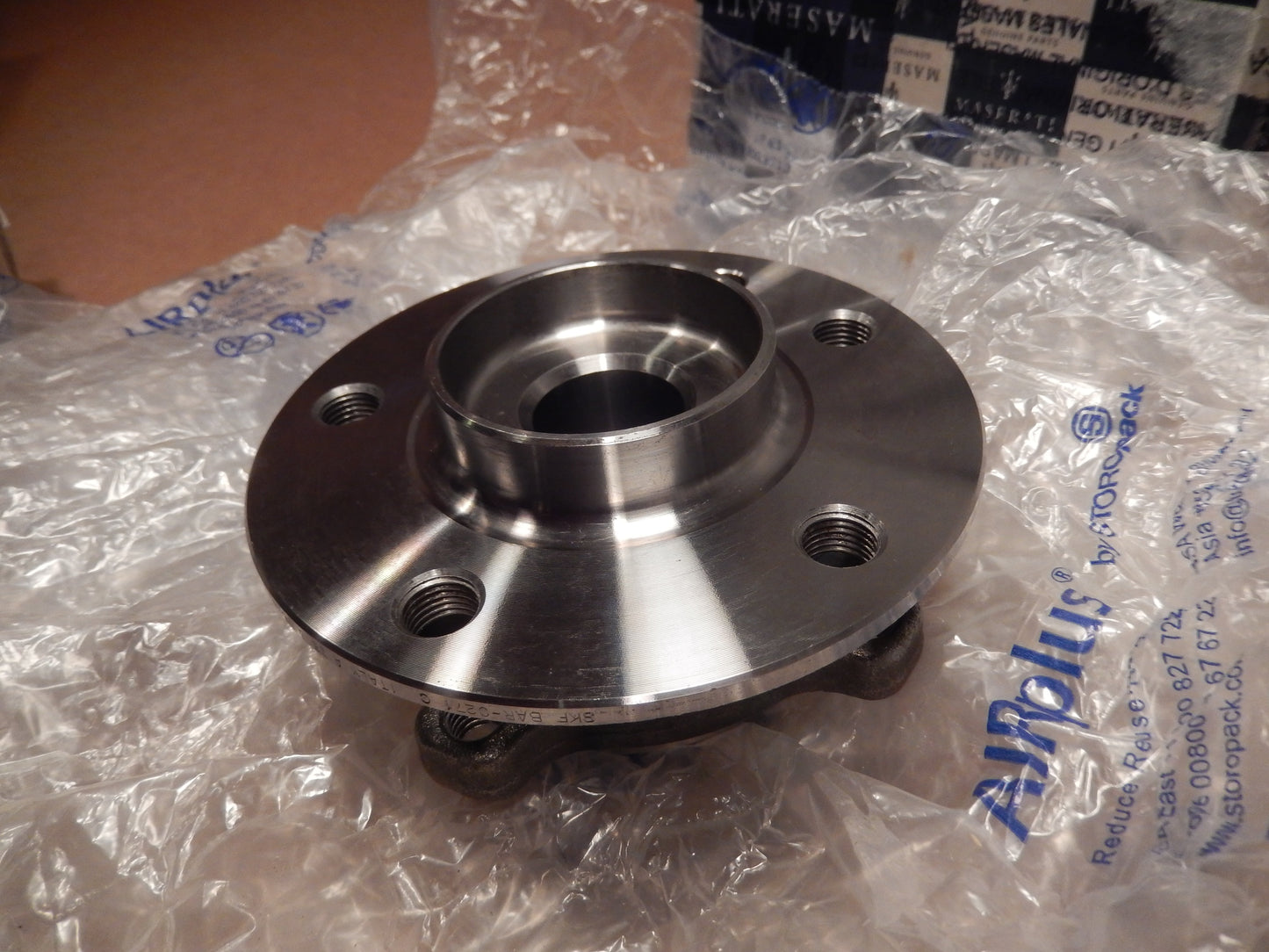 Maserati Quattroporte M-156 2013 - 18 NEW Front Wheel Hub # 675000062