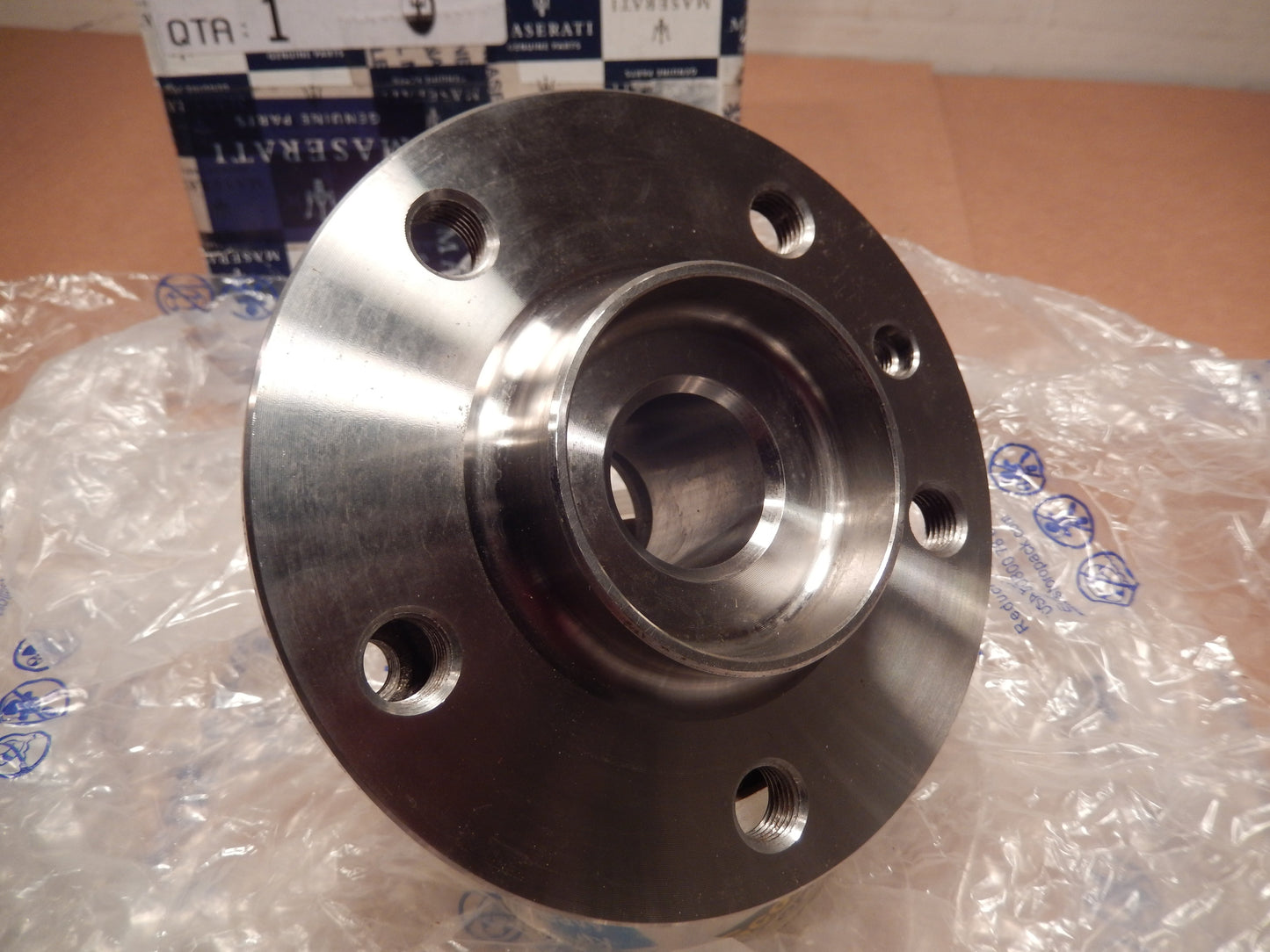 Maserati Quattroporte M-156 2013 - 18 NEW Front Wheel Hub # 675000062