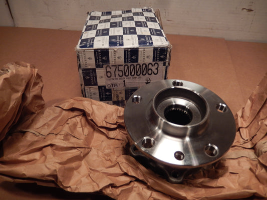 Maserati Quattroporte M-156 2013 - 18 NEW Rear Wheel Hub # 675000063